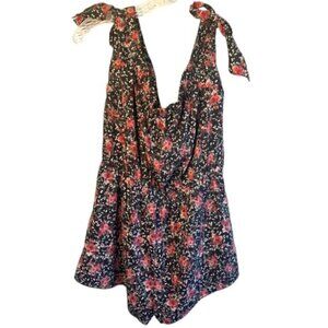 Sugar + Lips Black and Red Floral Romper Women’s Size Large